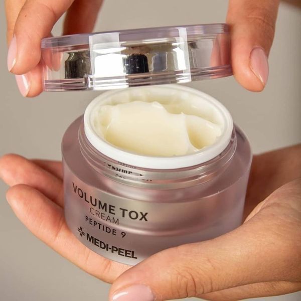 Омолоджуючий крем для обличчя із пептидами та ектоїном MEDI PEEL Peptide 9 Volume Tox Cream PRO 00056 фото