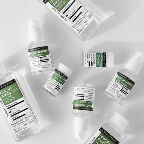 Освітлююча есенція з з 11% ніацинамідом Derma Factory Niacinamide 11% Water Essence  00020 фото