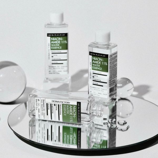 Освітлююча есенція з з 11% ніацинамідом Derma Factory Niacinamide 11% Water Essence  00020 фото