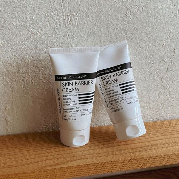 Глибокозволожуючий бар'єрний крем для обличчя і тіла Skin Barrier Cream Derma Factory 00021 фото