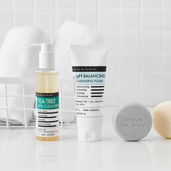 Нейтральна пінка для вмивання обличчя pH Balancing Cleansing Foam Derma Factory 00027 фото
