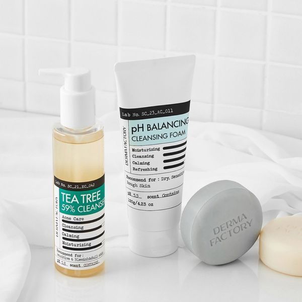 Нейтральна пінка для вмивання обличчя pH Balancing Cleansing Foam Derma Factory 00027 фото
