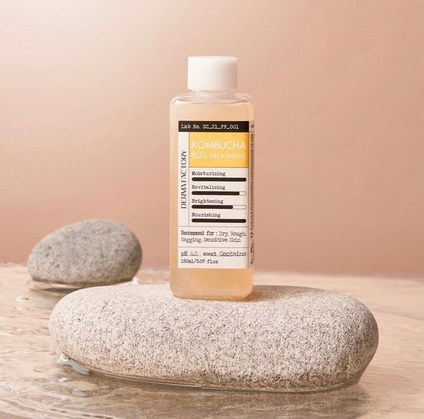Поживна есенція-тонер для обличчя з екстрактом комбучі Kombucha 80% Treatment Derma Factory 00028 фото