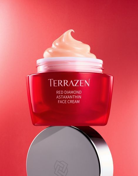 Крем з астаксантином TERRAZEN RED DIAMOND ASTAXANTHIN FACE CREAM 000290 фото